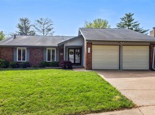 811 Mayfair Park Ct, Ballwin, MO 63021