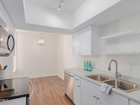 4th image of 3030 E CLARENDON Avenue #34