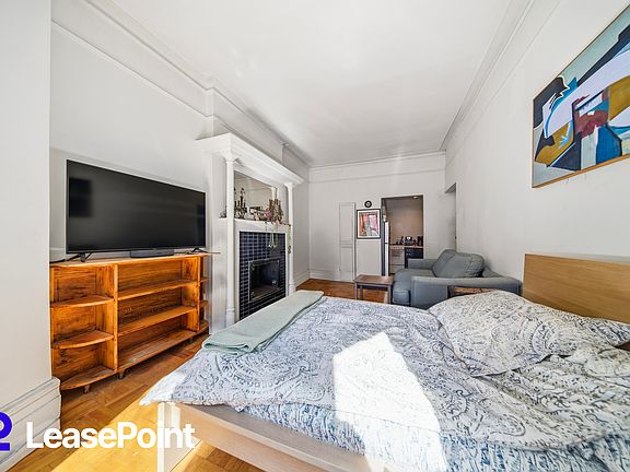 2nd image of 317 W 104th St APT 2F