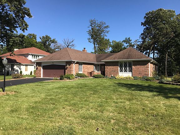 5th image of 713 Forest Glen Ln