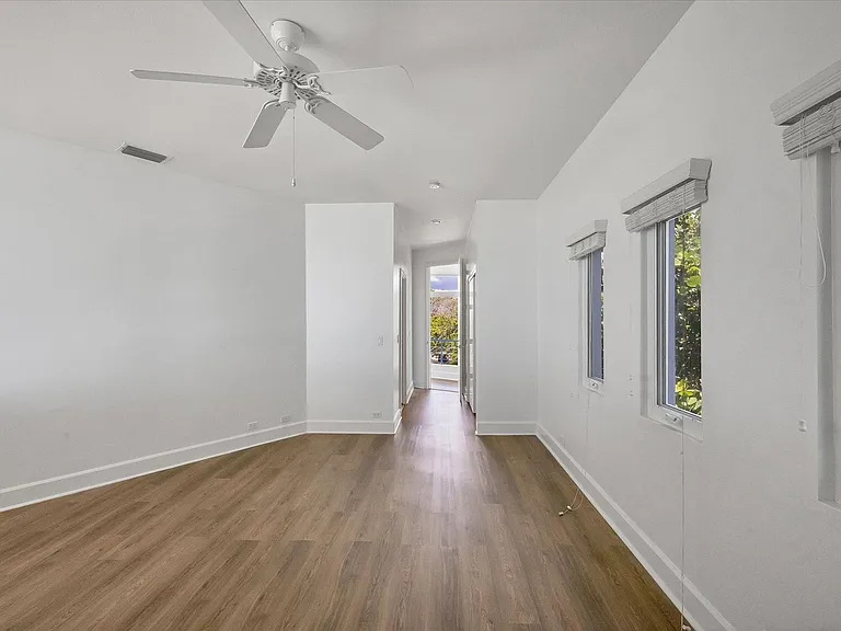 5801 Gulf Of Mexico Dr — Photo 28