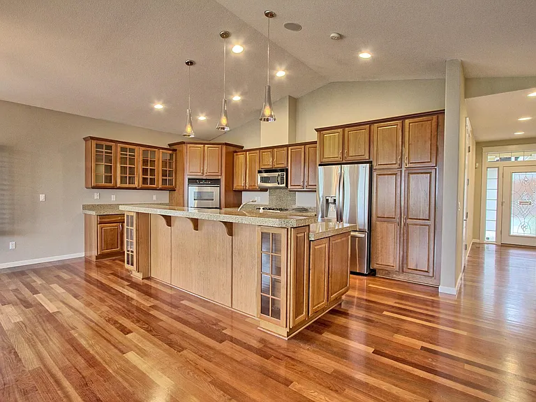 360 N Stonegate Dr — Photo 5
