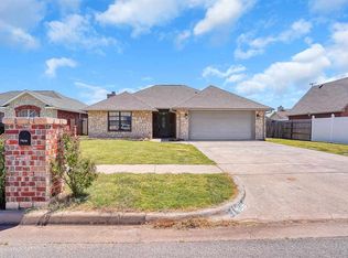 1406 SE Walnut Creek Rd, Lawton, OK 73501