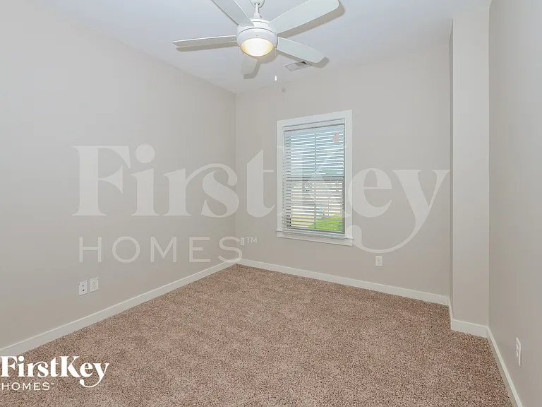6362 Garrison — Photo 12