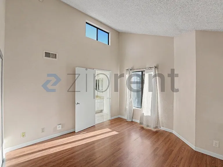 6801 Mammoth Ave #17 — Photo 8
