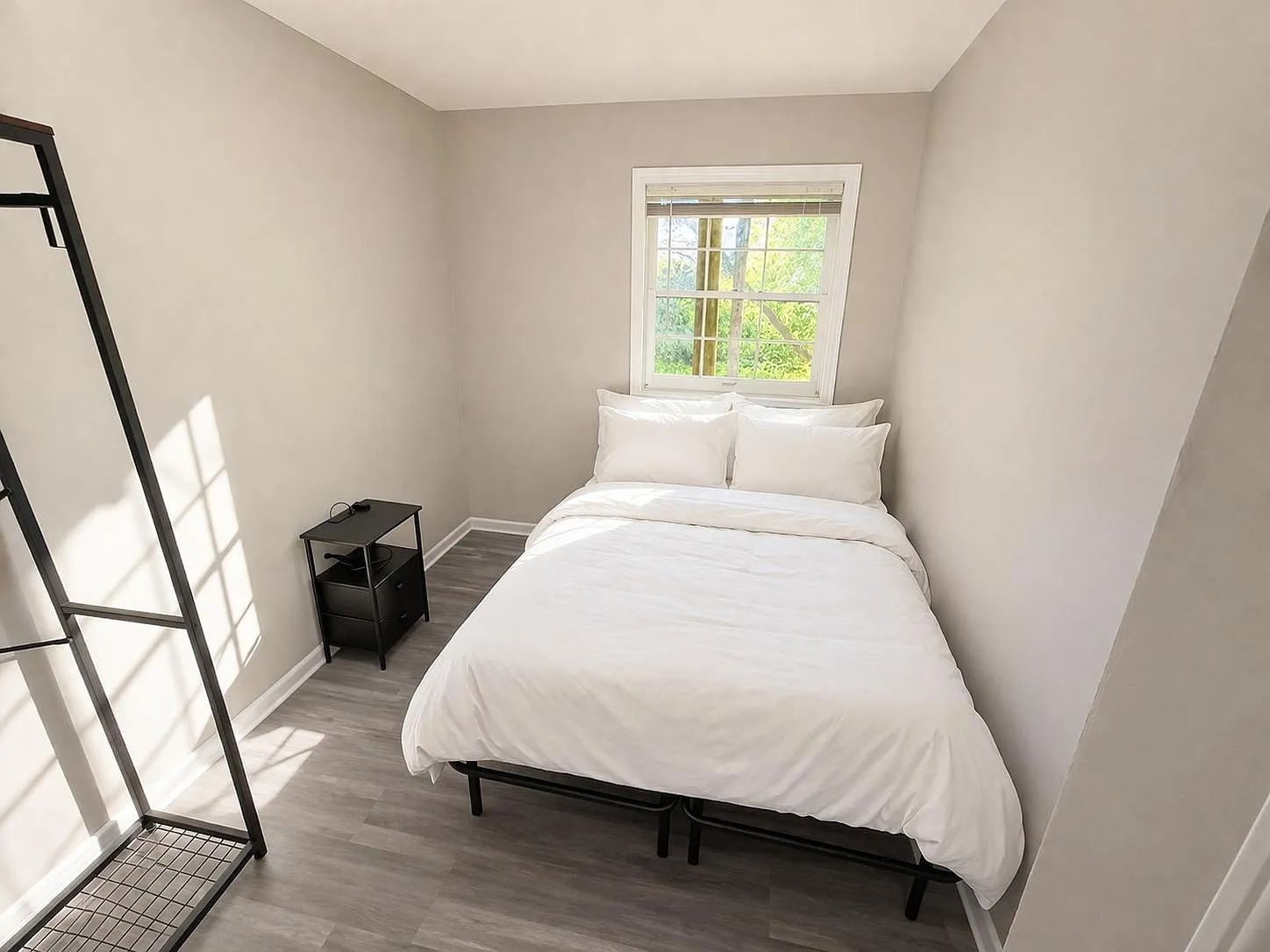 4 bed, 3.0 bath, 2100 sqft, $702 — Photo 1