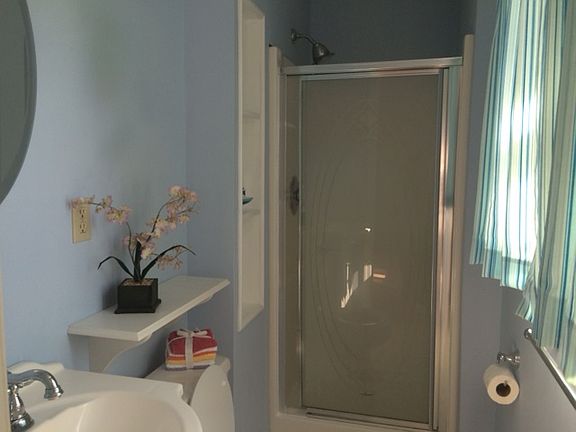 5th image of 4 Hillcrest Dr