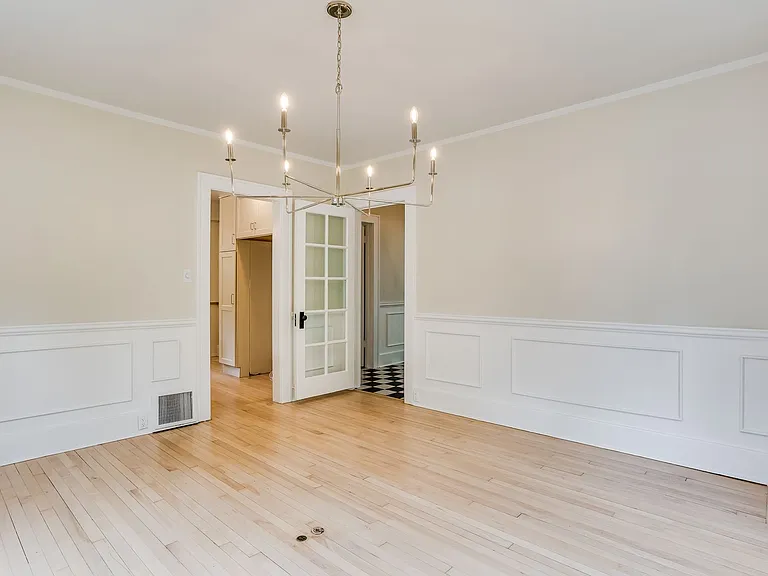338 N Quentin St — Photo 7