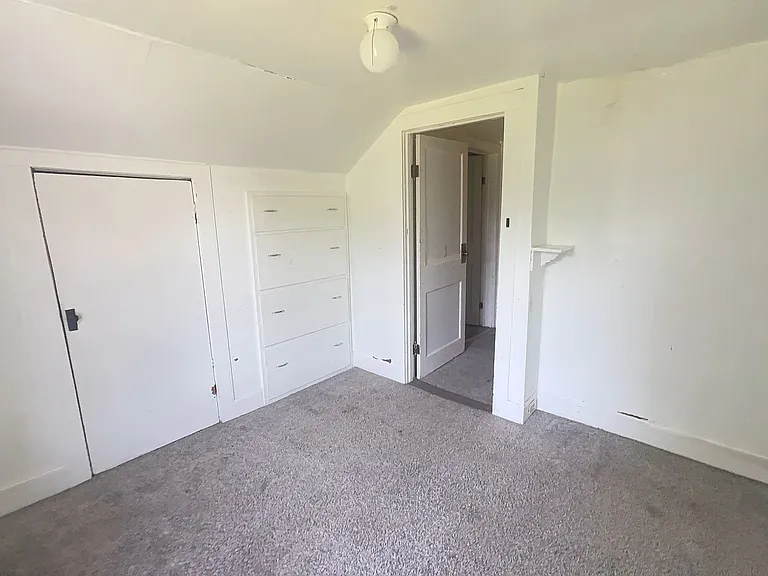 1005 S 5th Ave — Photo 6