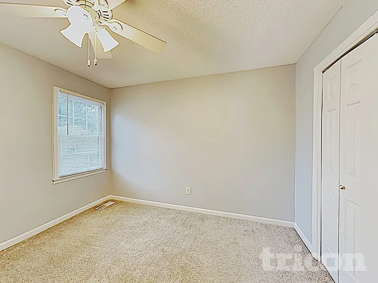 5394 Telford Ct — Photo 12