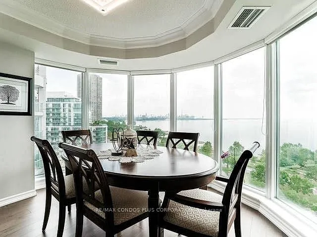 2111 Lake Shore Blvd W #814 — Photo 4