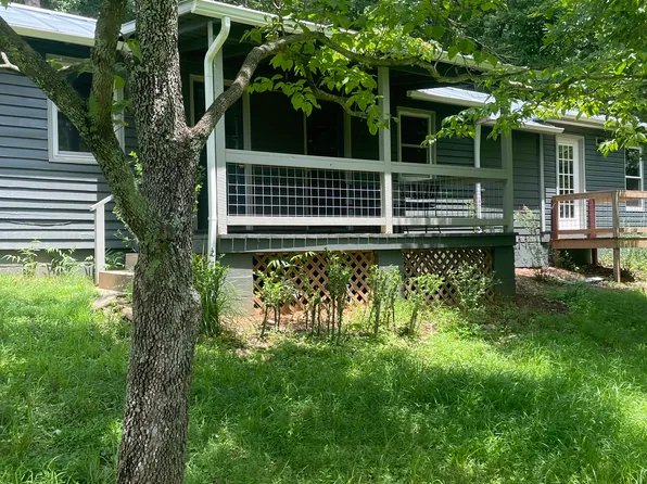 240 Whorton Hollow Rd #B, Castleton, VA 22716