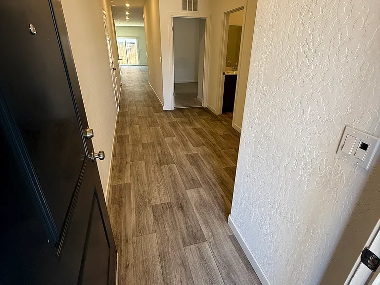 2815 N Janice Ave — Photo 1