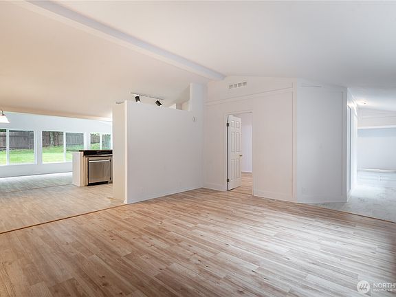 5th image of 799 King Road