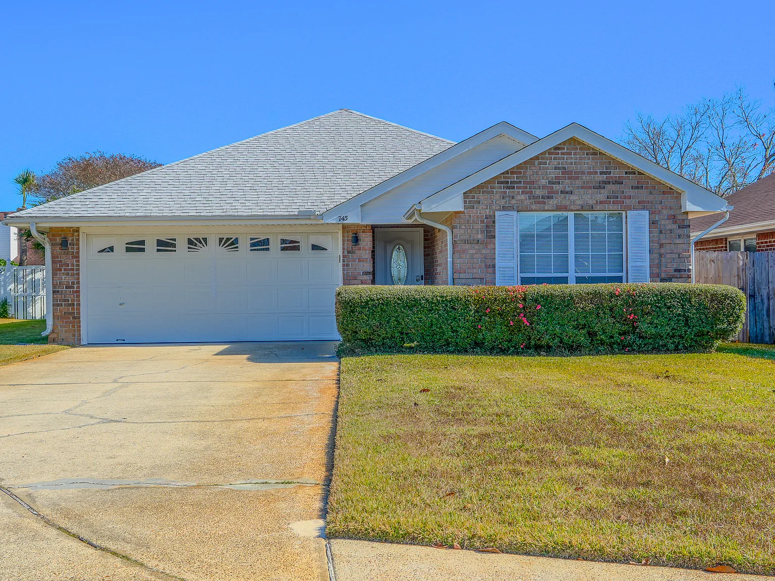 3 bed, 1715 sqft, $2,300 — Photo 1