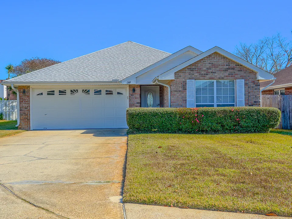 745 Olivia Ct