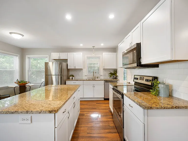 5245 E Market St — Photo 7