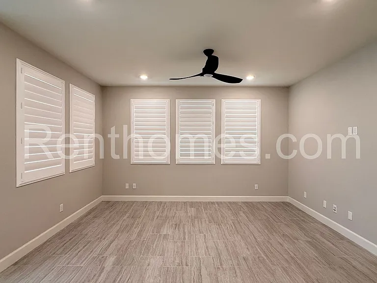 10835 Wendy Way — Photo 2