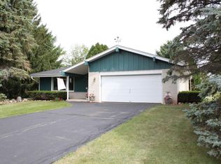 1704 W Bonniwell Rd, Mequon, WI 53097