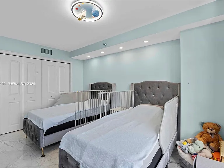 3500 Mystic Pointe Dr #2908 — Photo 9