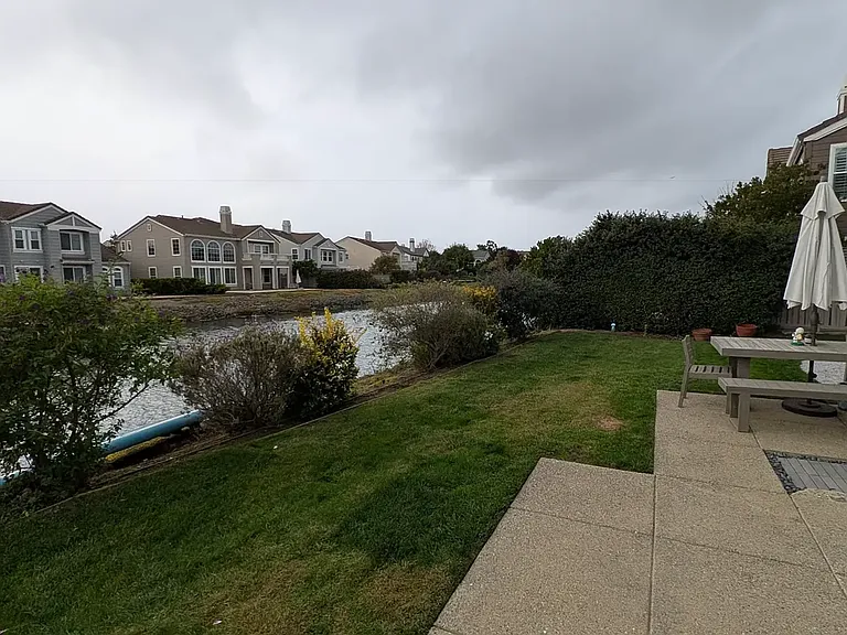 246 Biarritz Ct — Photo 13
