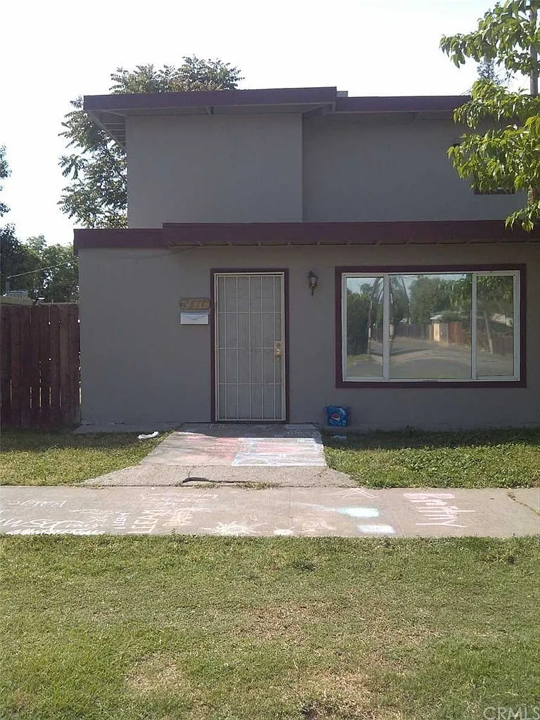 2417 Q St photo 1