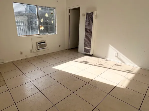 1220 W Stoneridge Ct APT D, Ontario, CA 91762