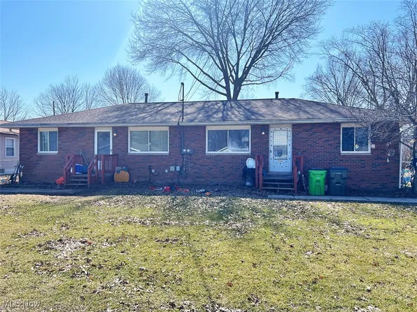 1140 Stratford St, Barberton, OH 44203