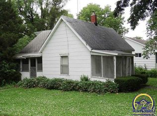 210 Walnut St, Valley Falls, KS 66088