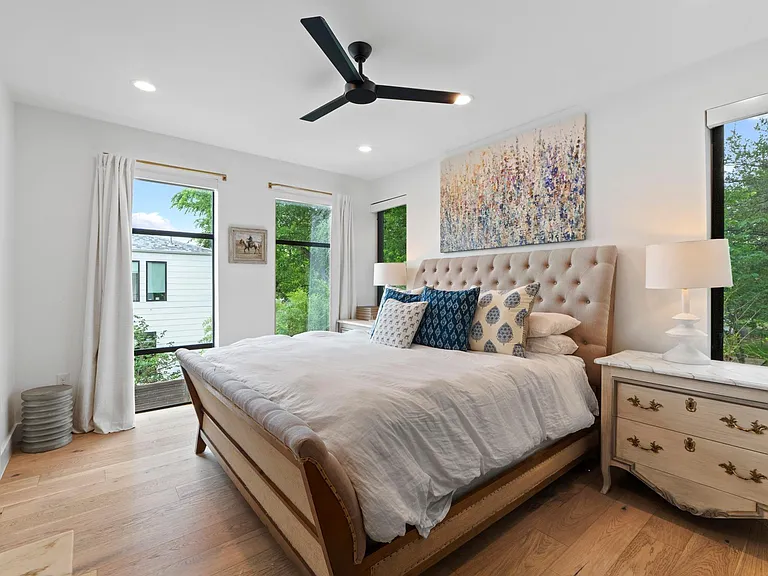 303 Woodward St #32 — Photo 18