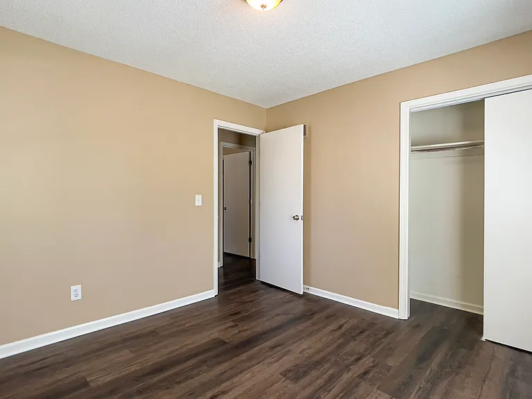 10404 NW 57th Ter — Photo 11