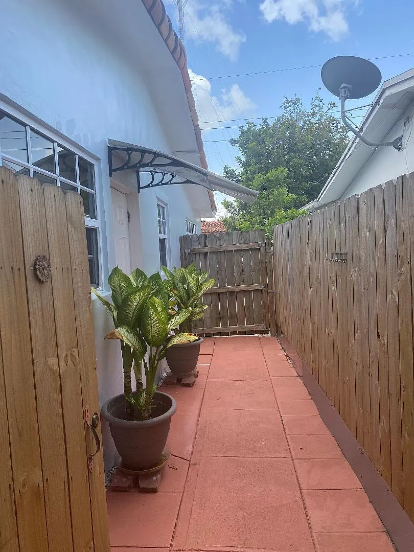 1 bed, 1.0 bath, 400 sqft, $1,500 — Photo 2