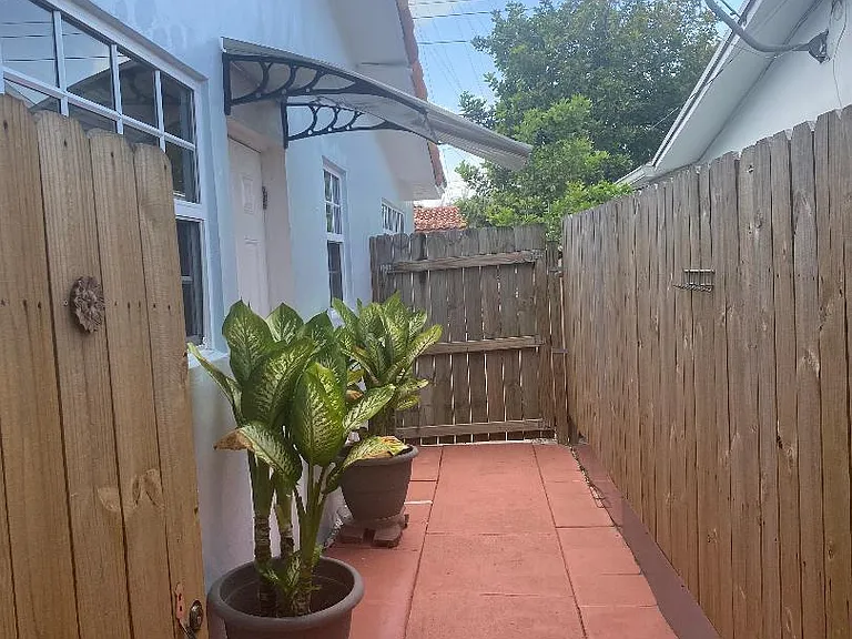 6764 Azalea Dr — Photo 2