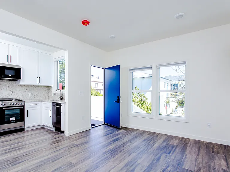1256 Princeton St #B — Photo 5