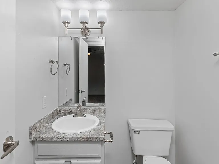 The Columns Apartments — Photo 48