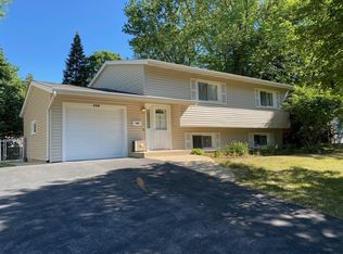 296 Lancaster Dr, Crystal Lake, IL 60014