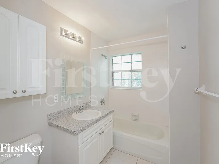 21426 Glendale Ave — Photo 10