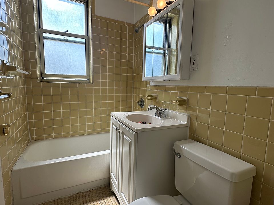 1st image of 24 Colborne Rd APT 22