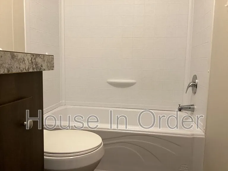 109 Shamrock Park Dr — Photo 15