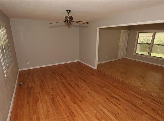 4th image of 2225 Briarcrest Dr