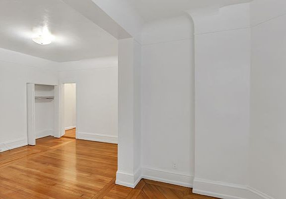 4th image of 2109 Broadway APT 960