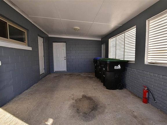 3rd image of 1703 Beatrice Dr