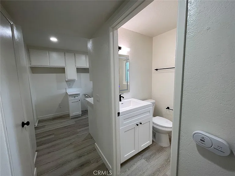 1131 S Alta Vista Ave #F — Photo 7