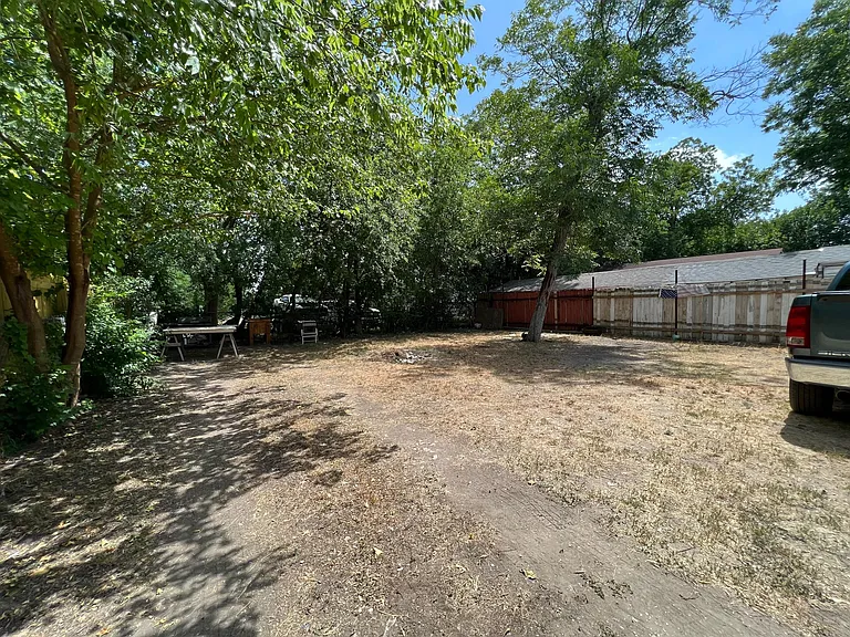 700 W Elsmere Pl — Photo 11