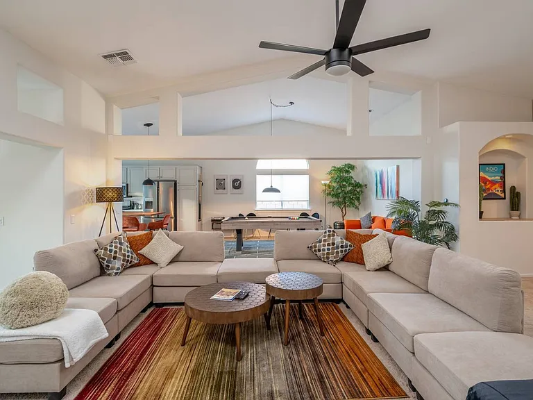 Buckskin Cir — Photo 3