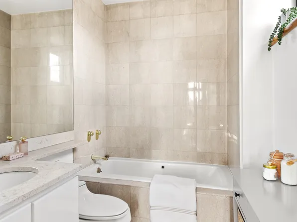 222 Riverside Drive image 8 of 10