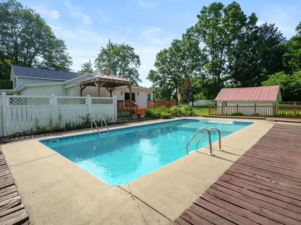 59418 65th St, Hartford, MI 49057