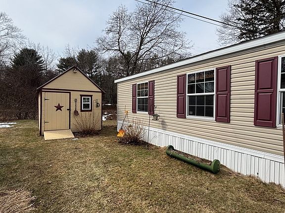 2nd image of 557 SW Cutoff #60