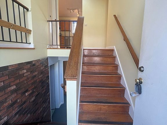 3rd image of 1805 Fair St