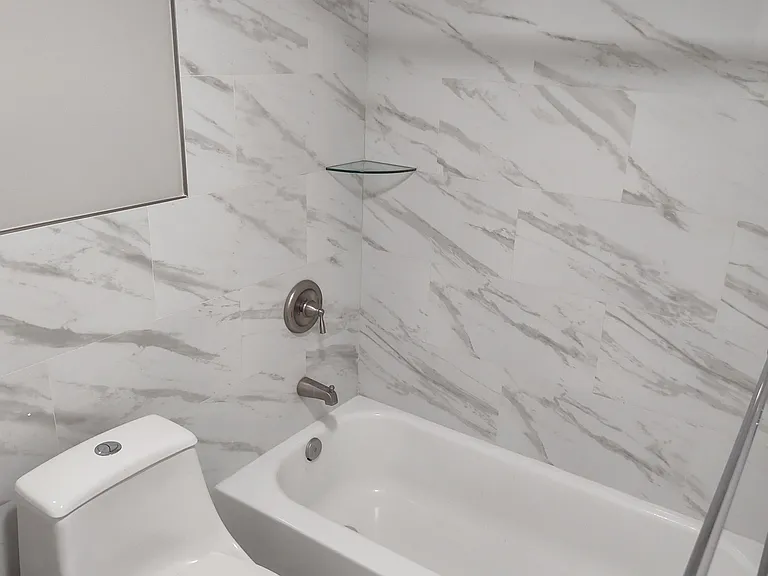 911 Washington Ave #218 — Photo 15
